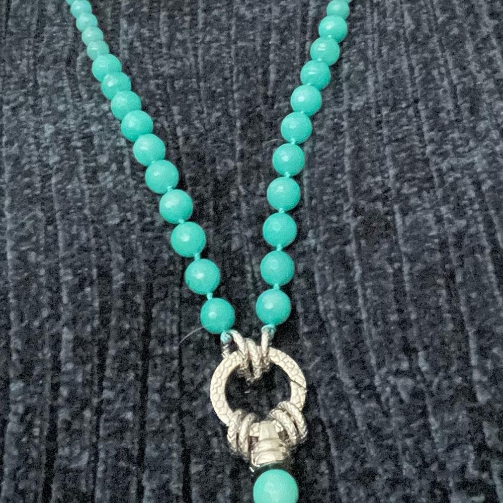 Elegant Turquoise Beaded Necklace